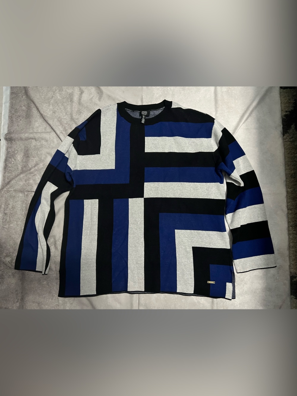 Jones New York Colorblock Crewneck Sweater in Blue, Black & White